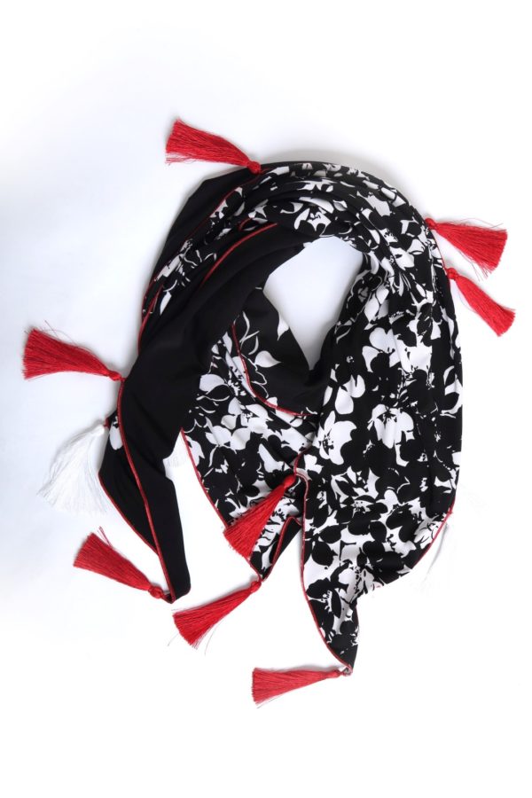 Double jersey scarf with 17 Madeiraquasten black-and-white-red