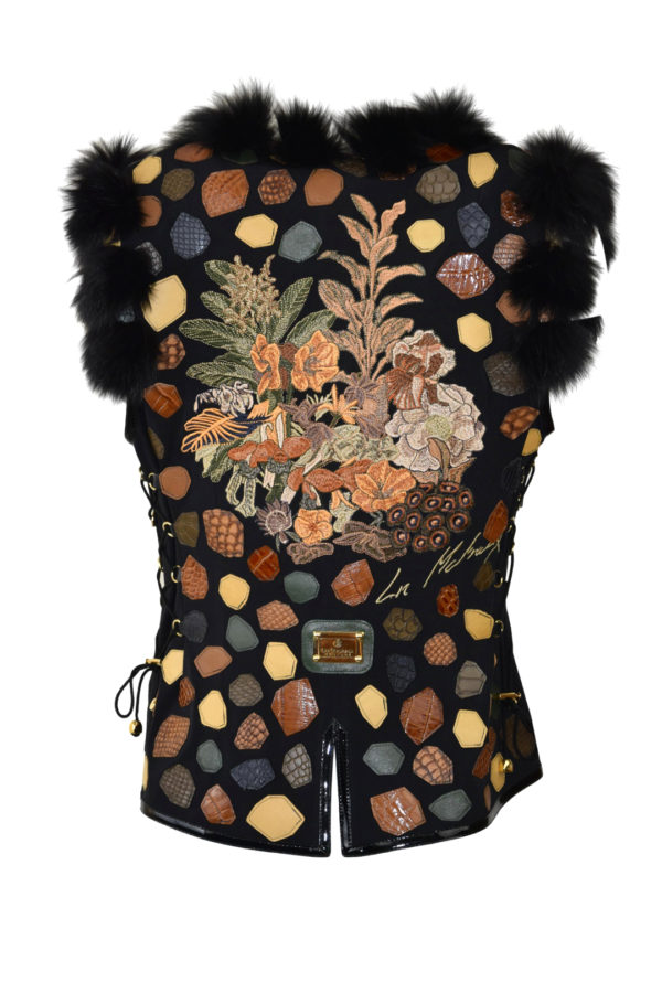 Weste mit "autumn colours-embroidery", Fuchsverbrähmung