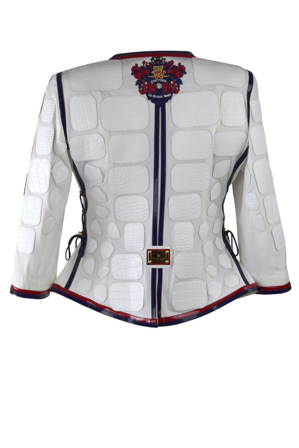 Couture-Jacke mit weißen Krokopatches und marine-roten Kontrasten in Lack, 50 Perlen und Kristallen, "heraldic-embroidery": 25.000 Stiches, Multisize