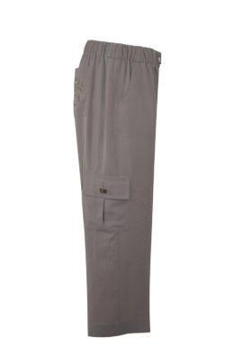 Weite Hose im Safari-Stil aus pflegeleichtem Crepe, mit aufgesetzten Taschen und Ziernähten