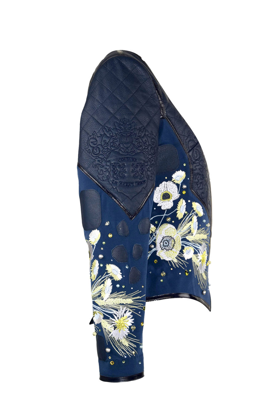 Haute Couture- Jacke mit "Country-embroidery"-4 Motive, Nappaleder und Patches mit 180 handapplizierten Kristallen und Perlen von Swarovski, Multisize, St.290000
