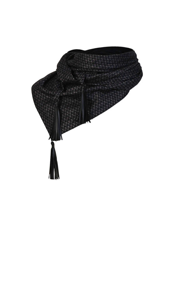 Maxi Tuch aus Merino / Kashmir / Seide Mix mit handgemachten Eco-Lederfransen und Signatur-Stickerei